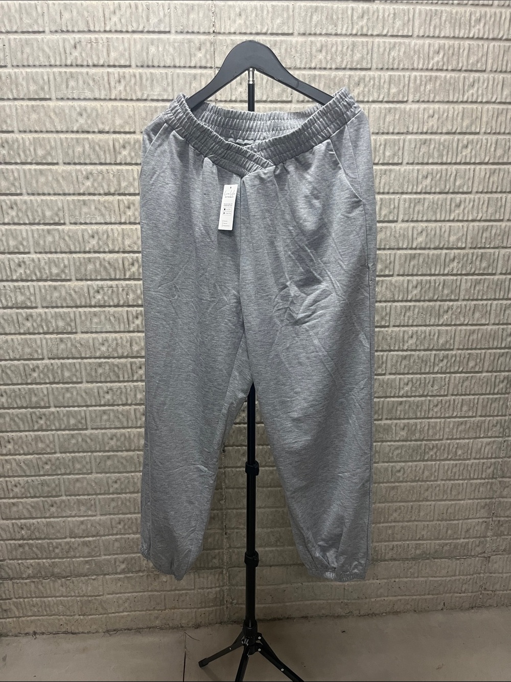 Cupshe Light Gray Elastic-Waist Cropped Jogger Pants